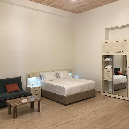 Full Comfort Apartment On Aghmashenebeli Tbilisi Eksteriør billede