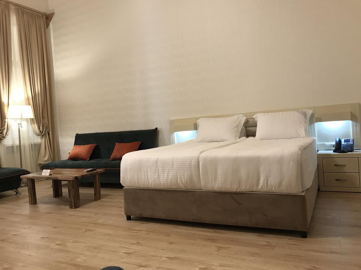 Full Comfort Apartment On Aghmashenebeli Tbilisi Eksteriør billede