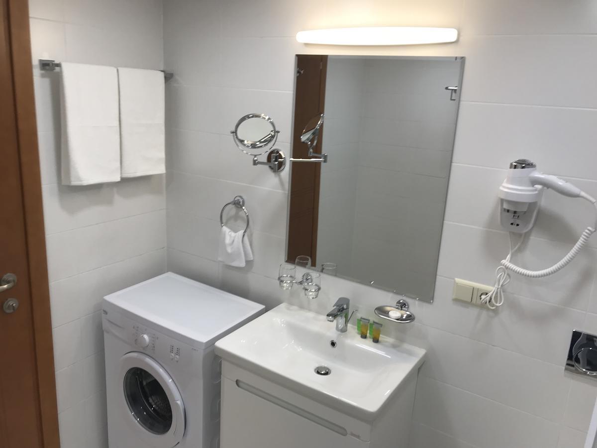 Full Comfort Apartment On Aghmashenebeli Tbilisi Eksteriør billede