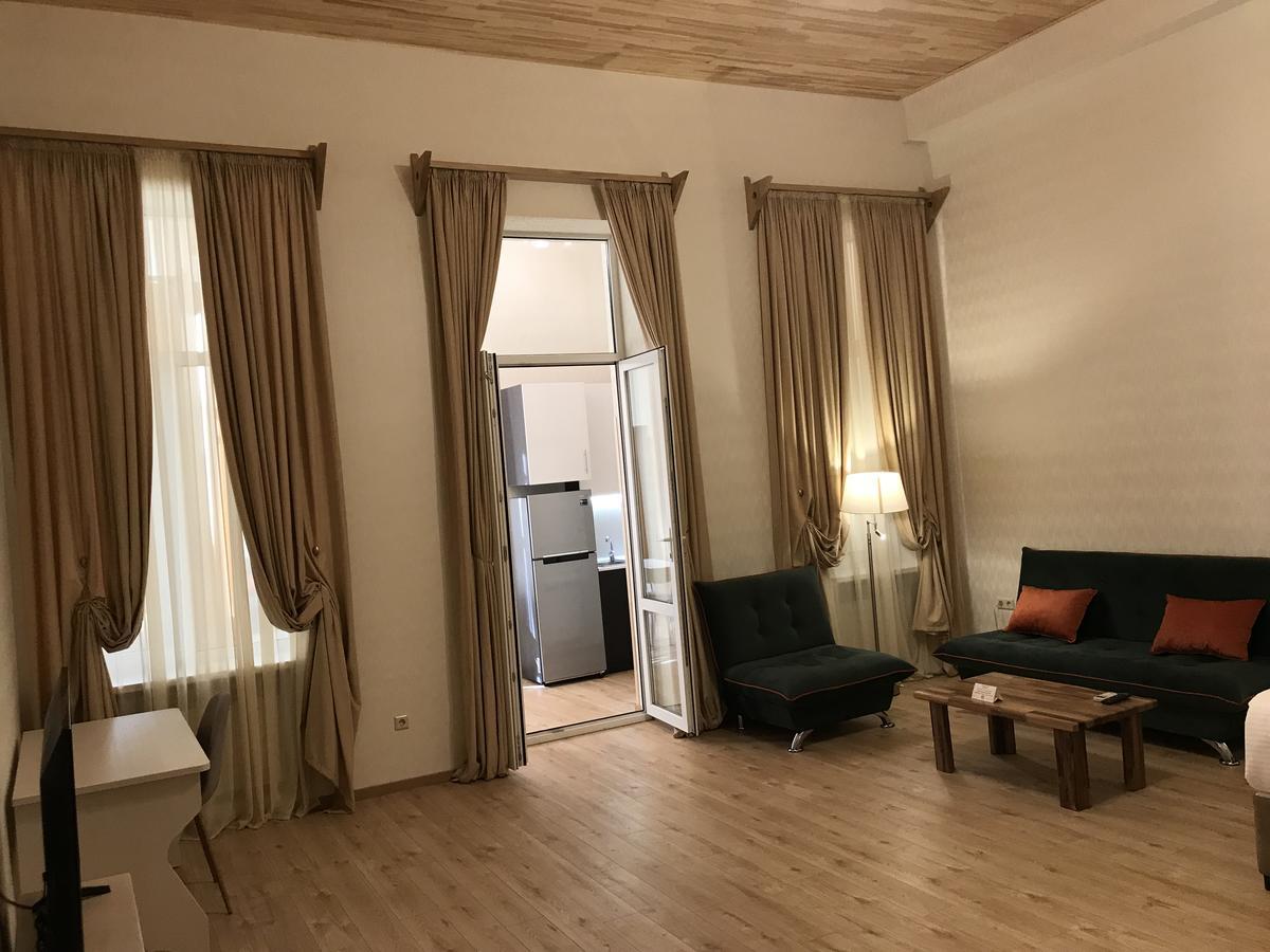 Full Comfort Apartment On Aghmashenebeli Tbilisi Eksteriør billede