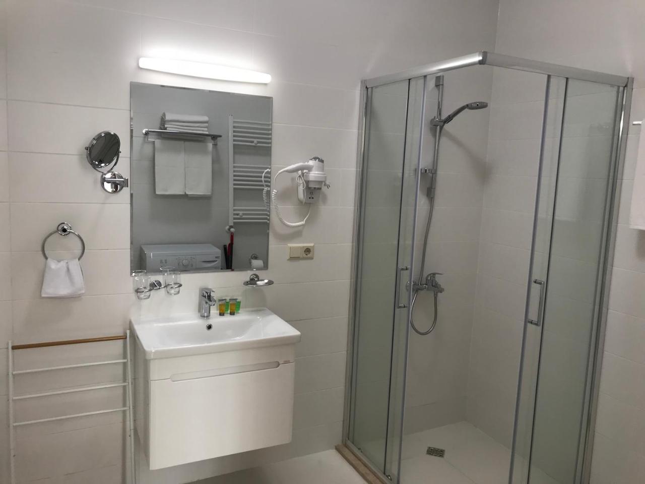Full Comfort Apartment On Aghmashenebeli Tbilisi Eksteriør billede
