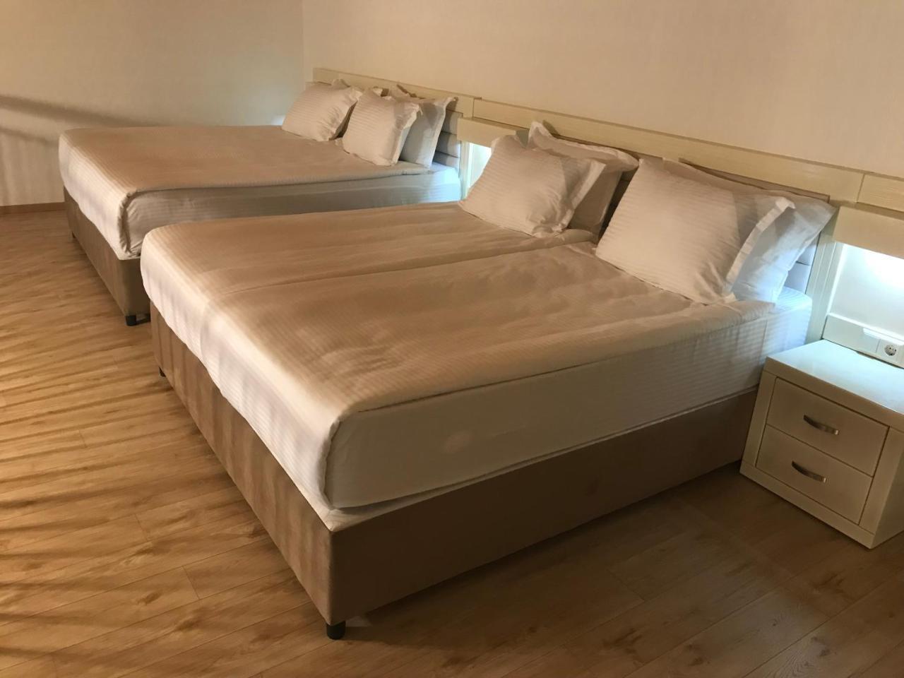 Full Comfort Apartment On Aghmashenebeli Tbilisi Eksteriør billede