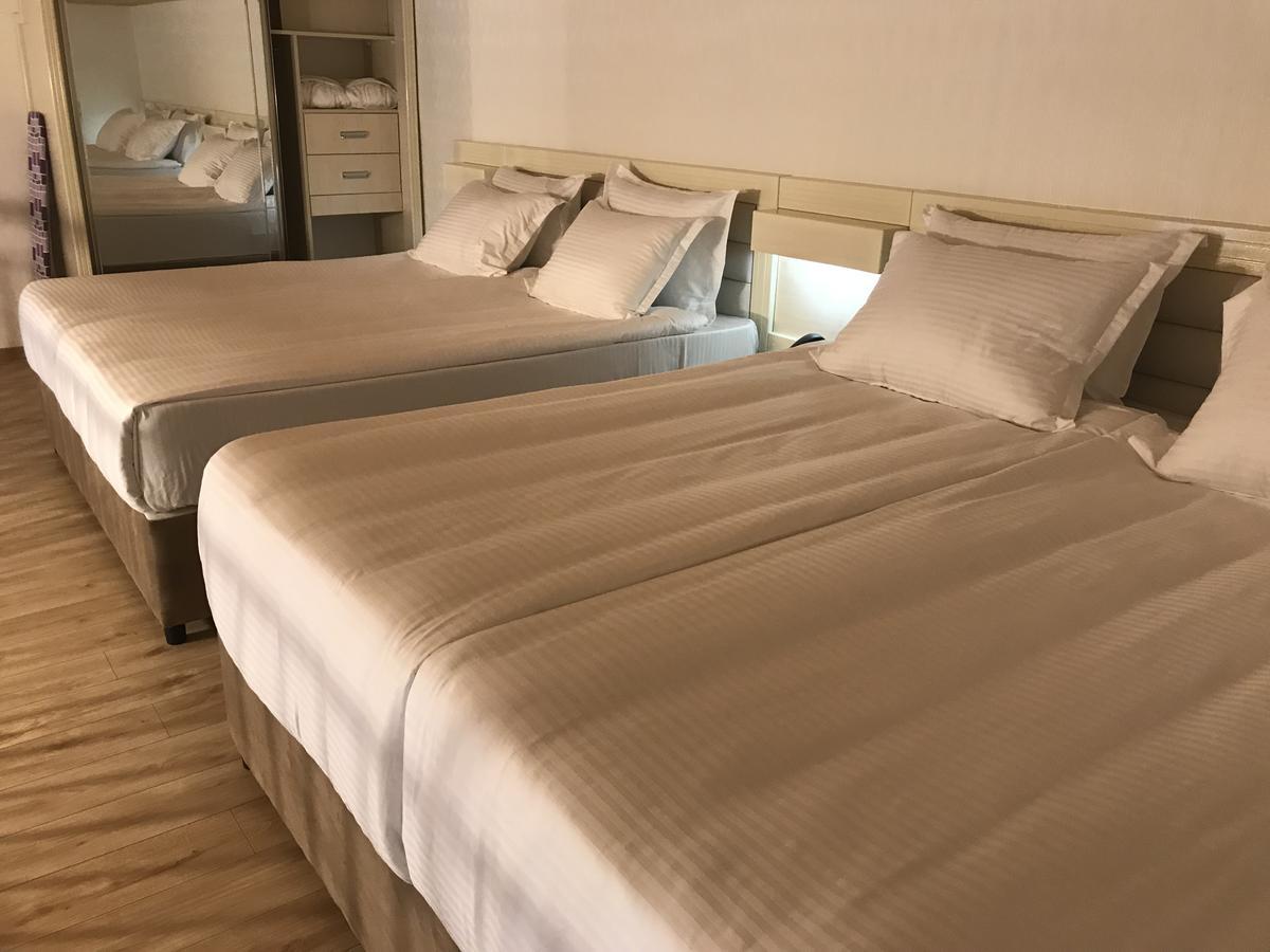 Full Comfort Apartment On Aghmashenebeli Tbilisi Eksteriør billede