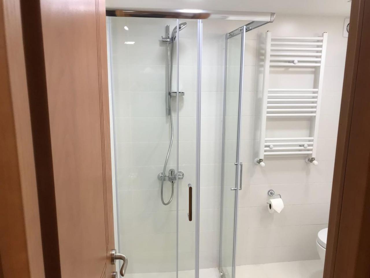 Full Comfort Apartment On Aghmashenebeli Tbilisi Eksteriør billede