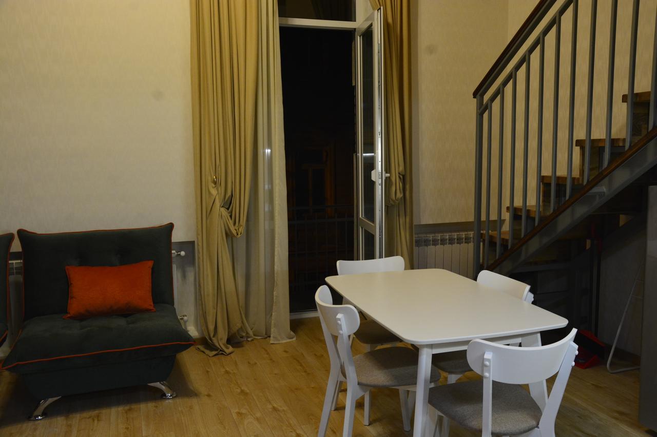 Full Comfort Apartment On Aghmashenebeli Tbilisi Eksteriør billede
